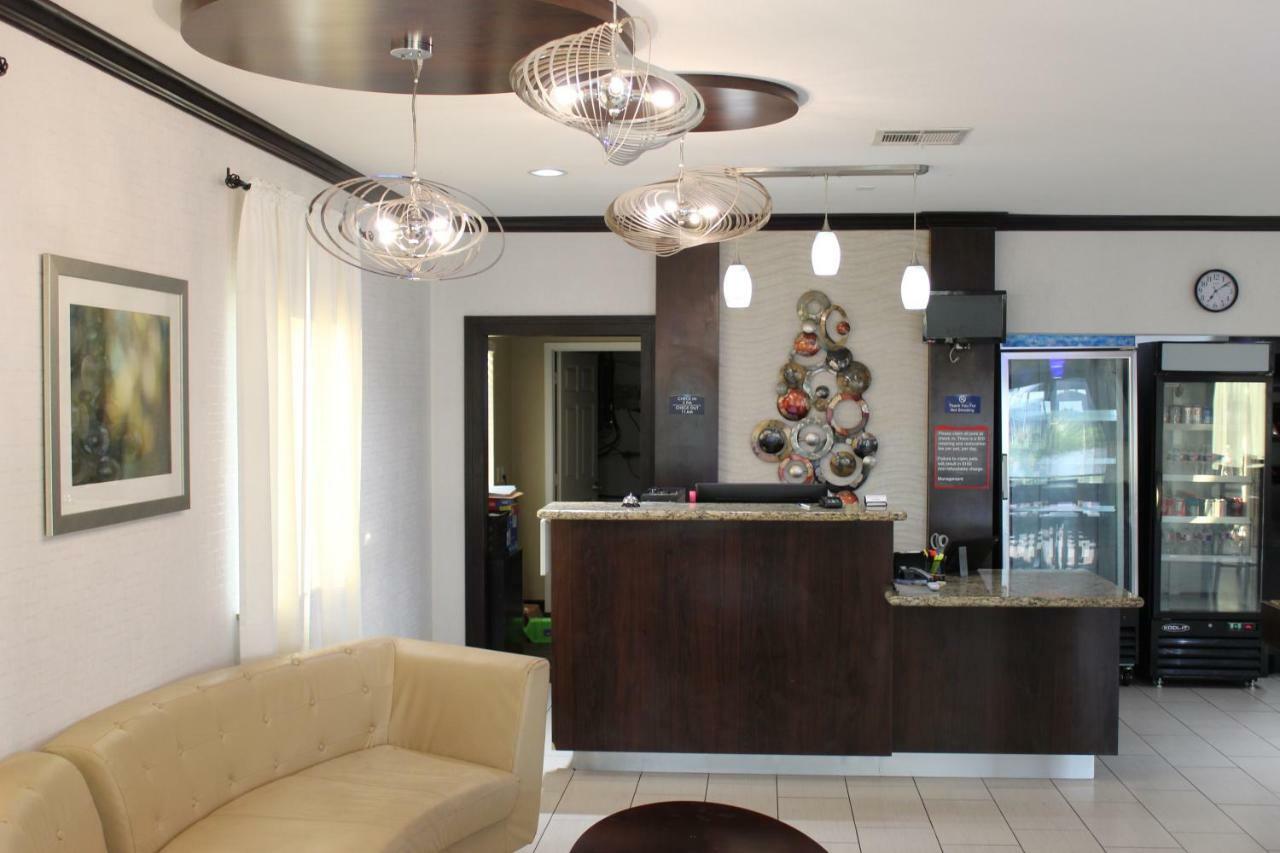 Horizon Inn & Suites Pearsall Eksteriør billede